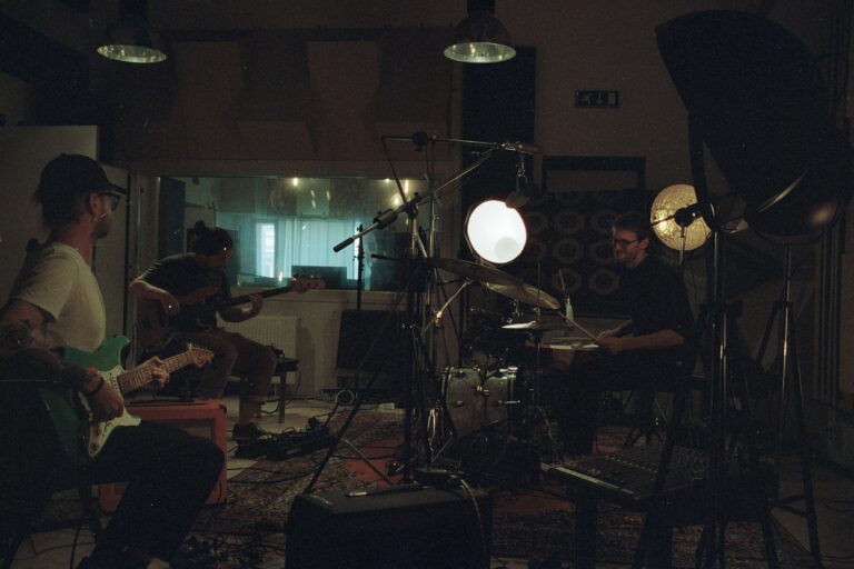 Live take, The band tracking together