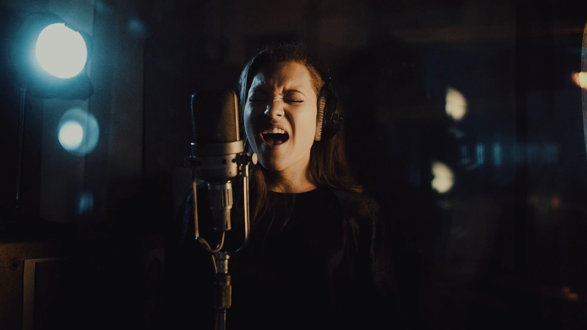 Celine Cairo bij Moon Music Studios