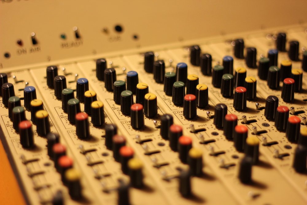 We build ourselves a badass booth / control room, 8 november 2015