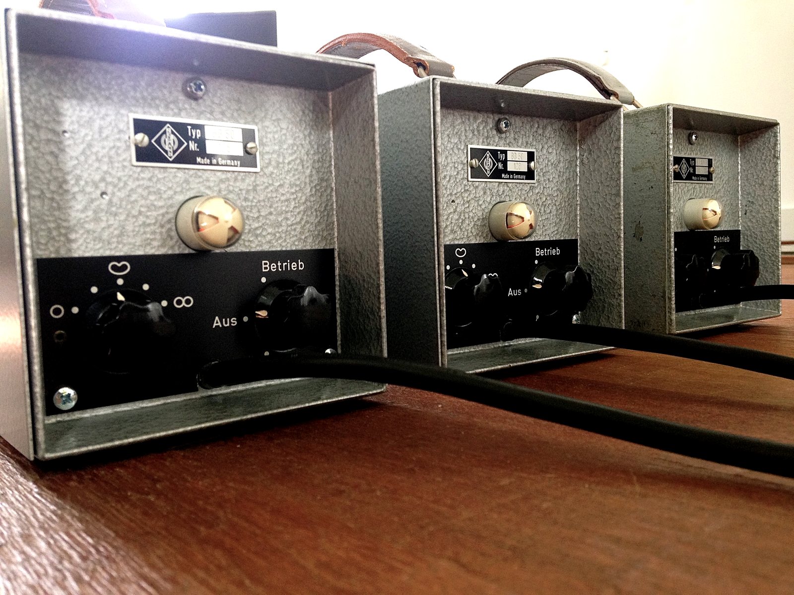 NEW POWER SUPPLY - Neumann M49 (Vintage Tube Mic), 4 oktober 2015