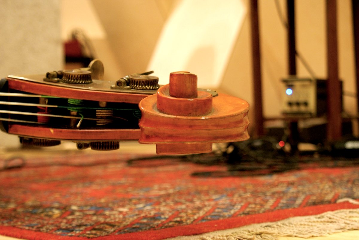 Tim Finoulst Trio (BE), 1 april 2016