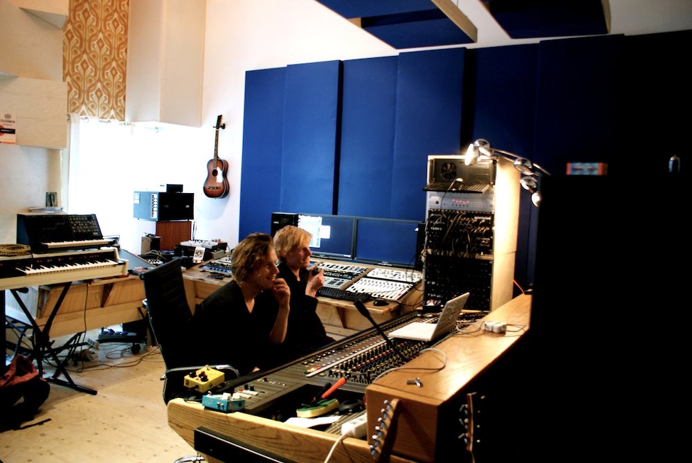 Atom Heart, 28 april 2015
